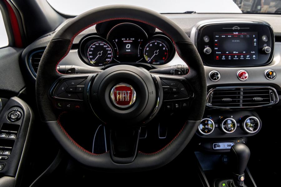 Панель приборов Fiat 500X Sport (334) 2019 года  (фото 33 из 79)